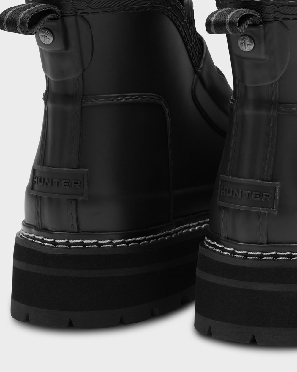 Botas Chelsea Hunter Feminina Pretas - Refined Stitch Detail Loafers - 21ZKBSOEP